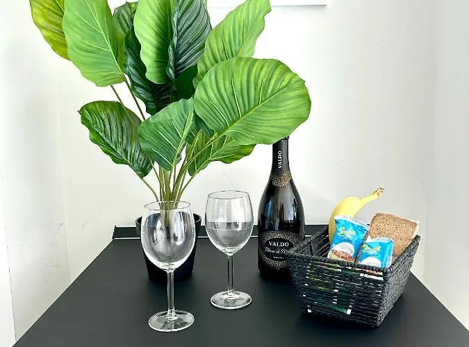 The Charming - Few Steps From The Lake! Apartament