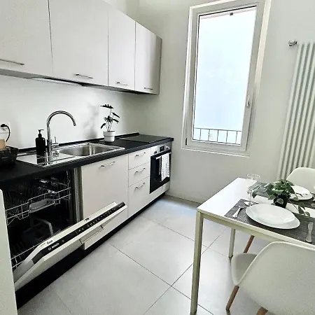 Апартаменты The Charming - Few Steps From The Lake!